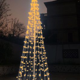 albero di natale moderno luminoso con luce led calda a palla sfera perla