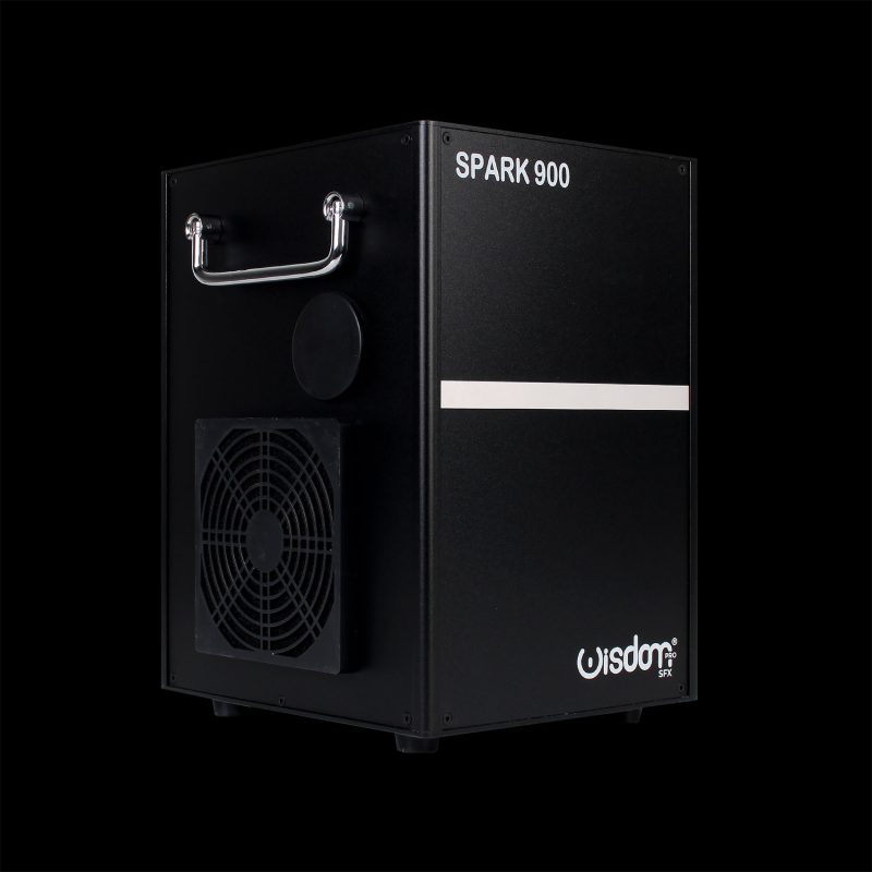 Cold Spark Machine Nera 900W su Sfondo Nero