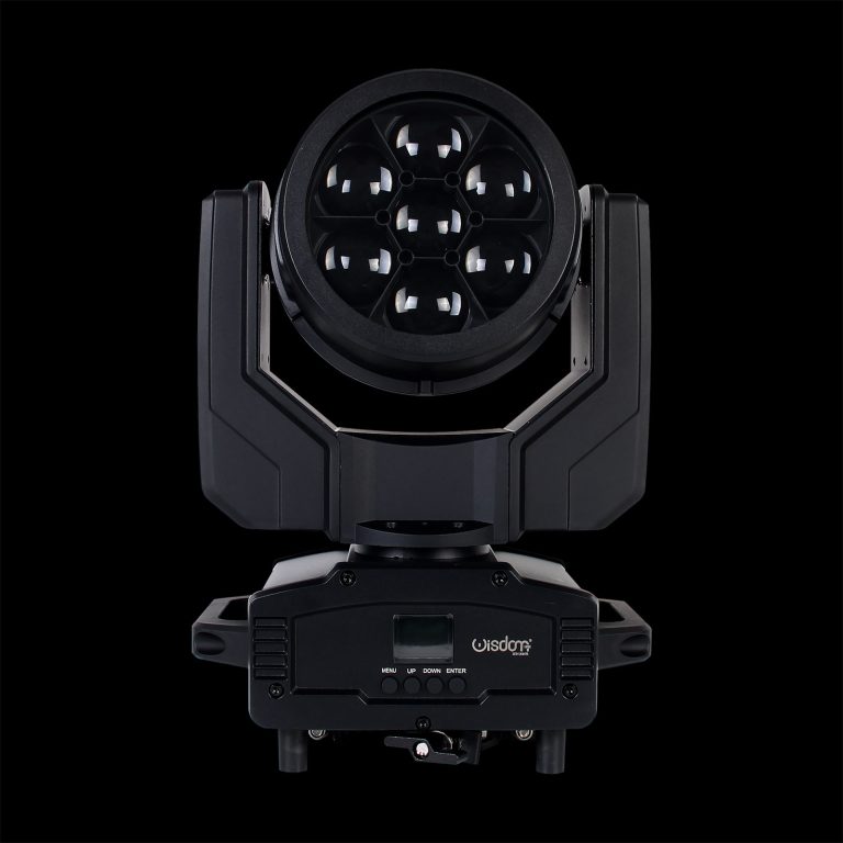 Testa Mobile Wash 7x40W RGBW IP65 in Prospettiva Frontale su Sfondo Nero