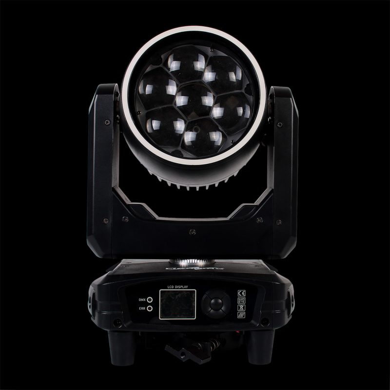 Testa Mobile Bee Eye 7x40W RGBW con Ring in Prospettiva Frontale su Sfondo Nero