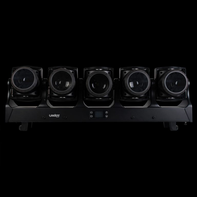 Barra LED Motorizzata Professionale in Prospettiva Frontale su Sfondo Nero